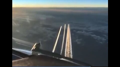 Undeniable Chemtrails Captured By Pilots