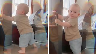 Toddler can't resist dancing to dynamic beats