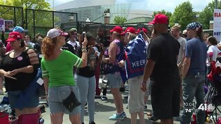 Protesters, Trump supporters have dialogue at Tulsa rally