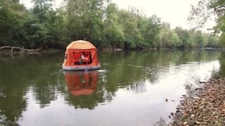 Med det här särskilda tältet kan du campa ovanpå vatten!