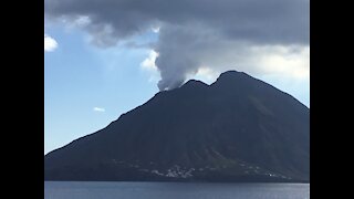 See the volcano 10 days before the eruption!