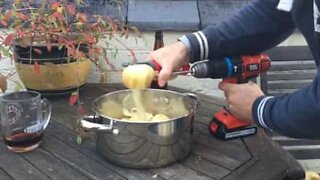 Hvordan du skreller poteter med en batteridrill!