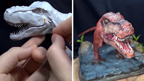Artist sculpts extremely realistic T-Rex out of clay