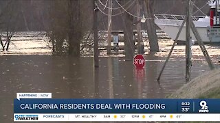 Ohio River flooding, local residents dealing with it