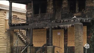 Two killed, five injured in early morning Pontiac fire
