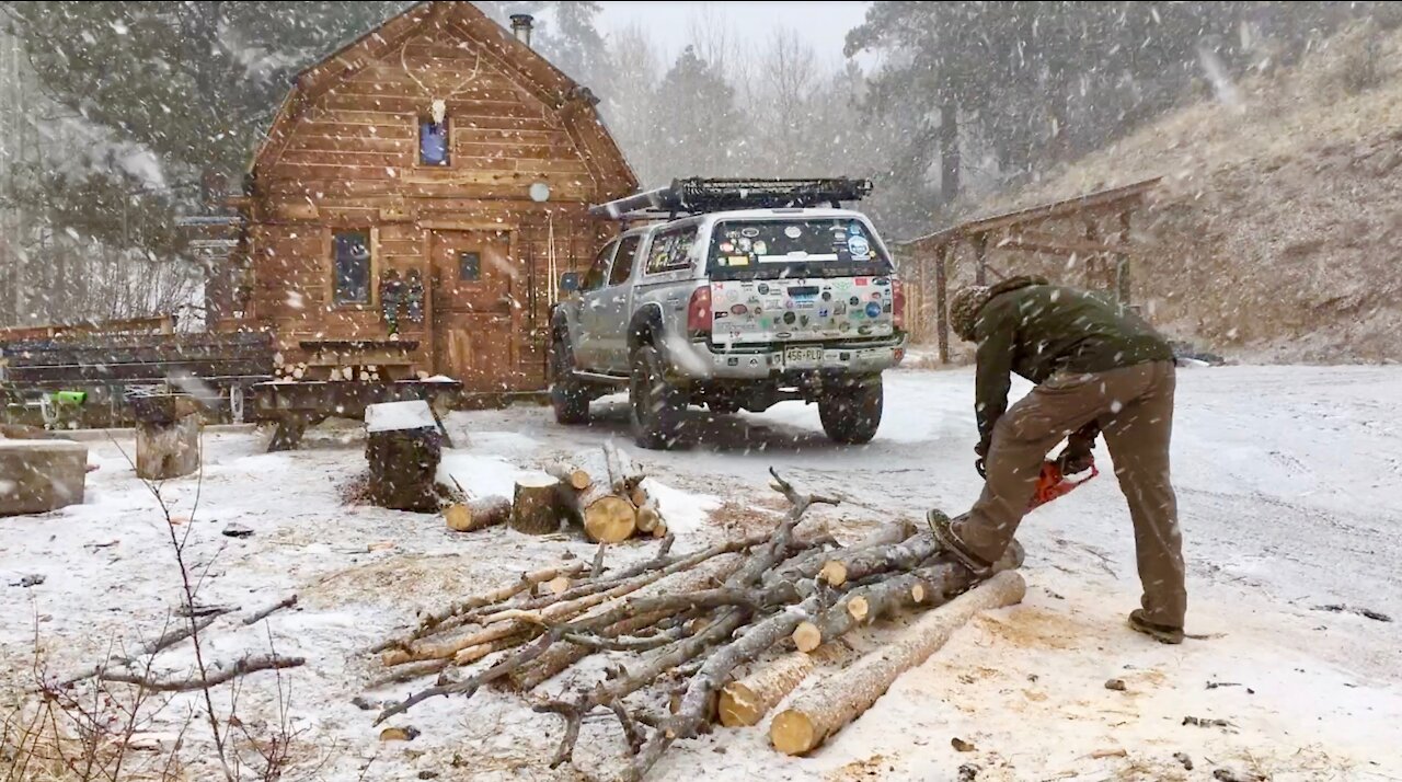 Colorado Off-Grid Cabin Snowstorm - Simple Living in the Rocky