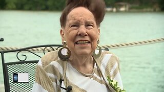 Woman celebrates 100th birthday in Appleton