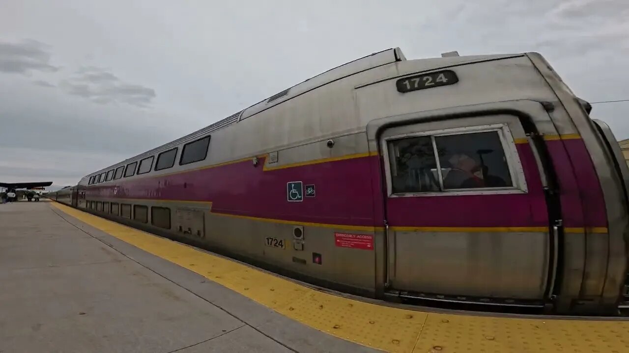 Commuter Rail Salem MA 4K Train Arriving Road Trip 🚊🚉