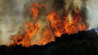 California's Santa Ana Winds Increase Fire Threat