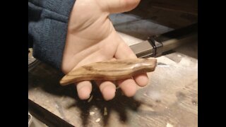 How to Make a Wood Carving Knife From a Broken Bandsaw Blade.