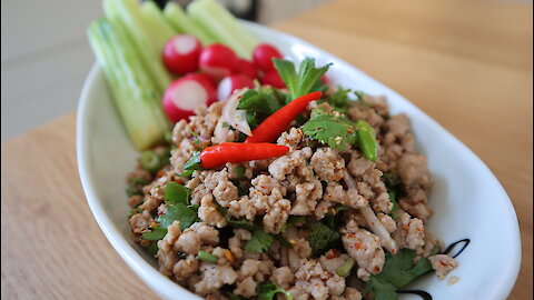 Thai recipes: How to make minced pork salad