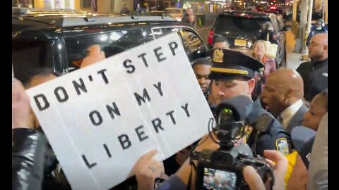 NYC Mayor Eric Adams leaving restaurant in Times Square with angry protesters 4/6/2022