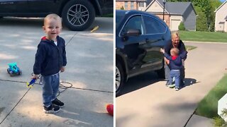 Sweet kid overjoyed with surprise visit from grandma