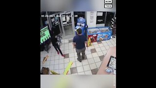 Marine Vet Takes Down Robbers In Seconds