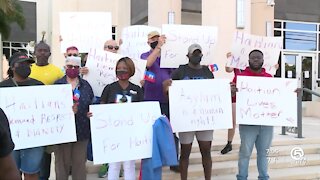 Haitians in South Florida angered over Texas treatment