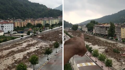 Devastating video shows widespread floods in Bozkurt, Turkey