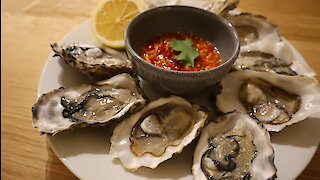 Freshwater oysters with spicy Thai seafood sauce