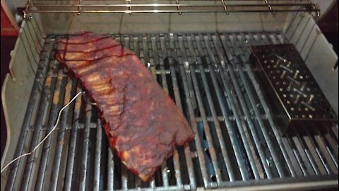 St. Louis Style Ribs, Slow and Low Attempt on Weber Genesis II E-310