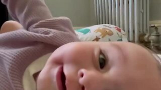 5-month-old baby clearly says "I love you"