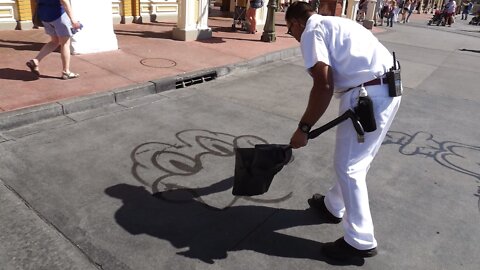 V3 Painting Disney Streets with Magic, MIC Key™ Snaps Videos