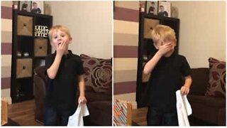 6-year-old gets emotional when he discovers his mother's pregnancy