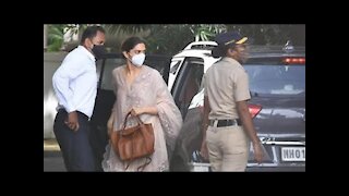 Deepika Padukone Arrives at the NCB Guesthouse in Mumbai | SpotboyE