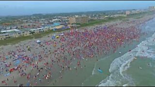 Christmas surf festival brings thousands to Florida