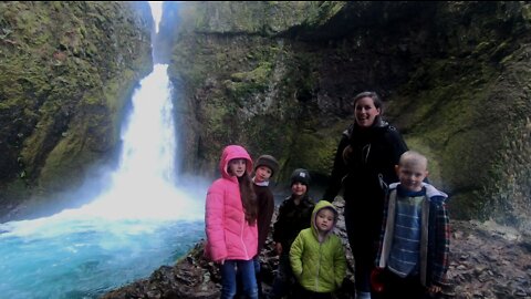 Family Hike, the Columbia River Gorge in Winter
