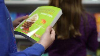 Pittsford Elementary School receives free books from Fox 47 and the Scripps Howard Foundation