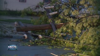 Damaging storm leaves thousands without power