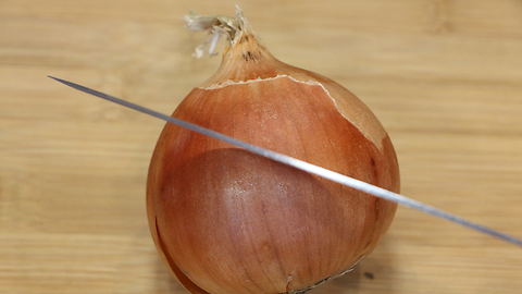 Food life hack: How to properly cut an onion