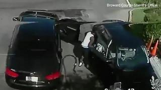 Man steals purse from unsuspecting customer at car wash in Broward County