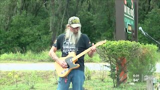 Guitarist celebrates Memorial Day with Star-Spangled performance