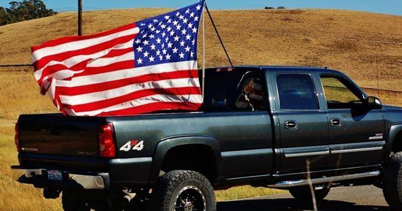 Пикап поле. Ford f350 с флагом Конфедерации. Пикапы США. Пикап с американским флагом. Американский флаг на авто.