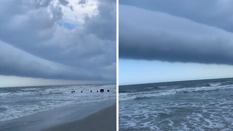 Bizarre cloud formation filmed over Folly Beach, SC