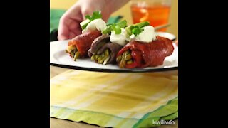 Cecina rolls stuffed with Nopales