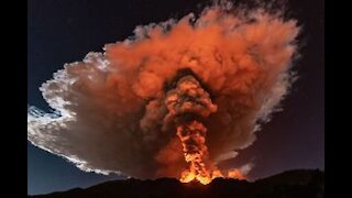 Mount Etna Eruption! Sicily Volcano Erupts 10th time in just 3 weeks! Ash Cloud 32,000ft High!