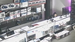 Milwaukee Police looking for a suspect in store burglary