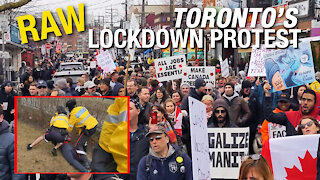 RAW FOOTAGE: Weekly Toronto Freedom Rally stops at COVID assessment centre