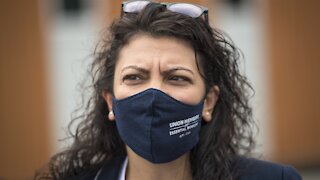 Rashida Tlaib Says She's Only Wearing A Mask Because A "Republican Tracker" Is Watching Her