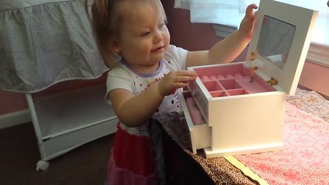 Toddler's heartwarming reaction to her first jewelry box