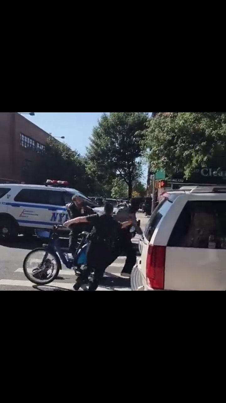 Suspect Sucker Punches Cop Gets Taken Down 
