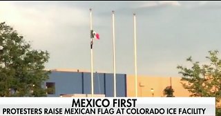Anti-ICE protesters remove US flag replace it with Mexican flag