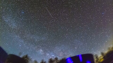 Mesmerizing time lapse of the Milky Way over mountain cabin