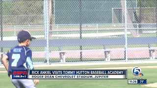 Rick Ankiel visits Tommy Hutton Baseball Academy