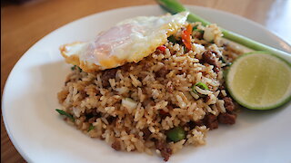 How to make Thai spicy beef fried rice