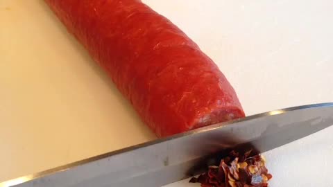 Magic knife turns pepperoni into crushed red pepper