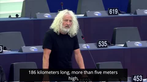 MEP Mick Wallace highlights Polish government's double standards in approach toward refugees