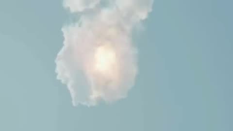 Moment Elon Musk's Starship Exploded During Test Flight