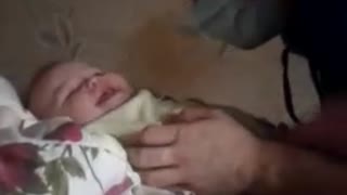 dad tickles daughter